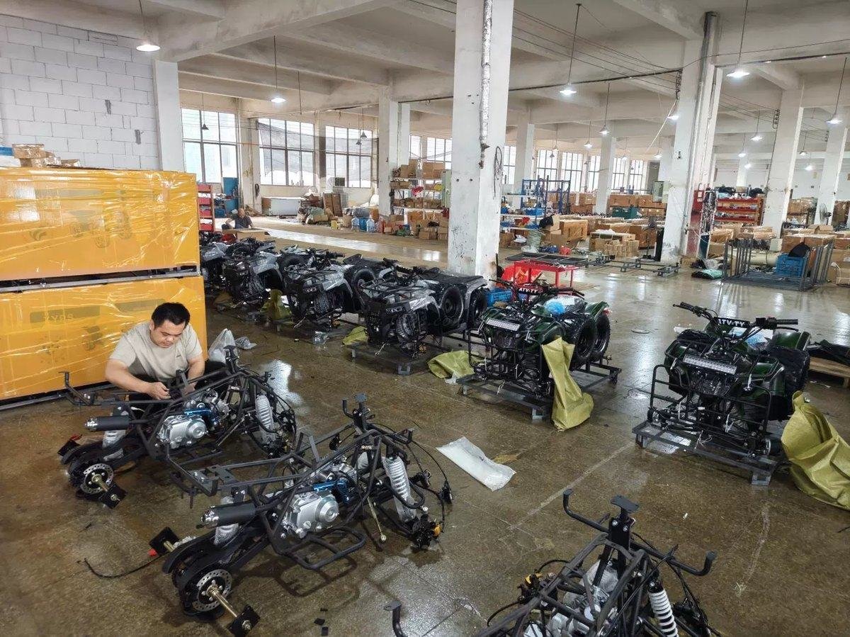 Mixed off-road vehicle lineup for sample order buyers